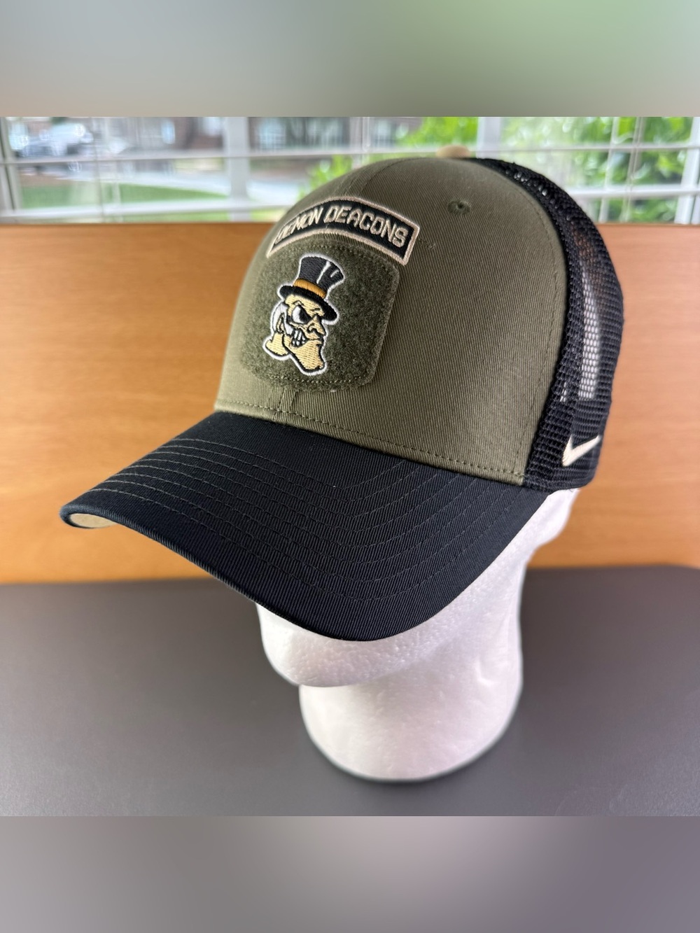 Nike Wake Forest Military Appreciation American Flag Snapback Trucker Hat M/L